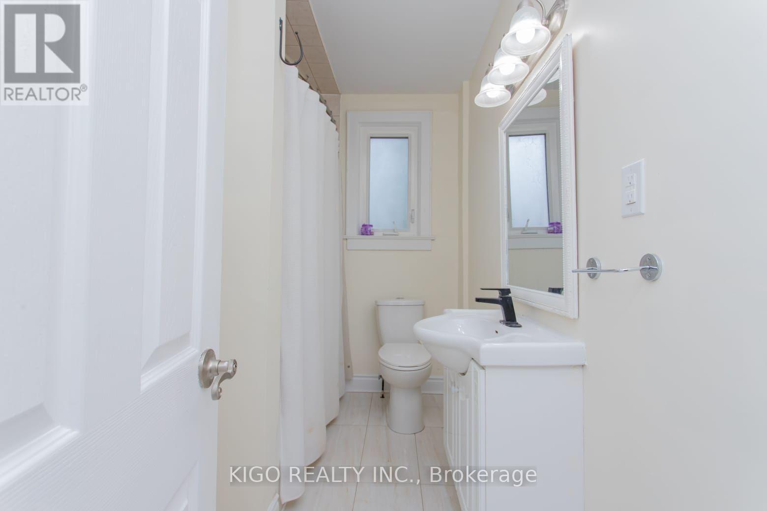 1328 Cawthra Road, Mississauga, ON