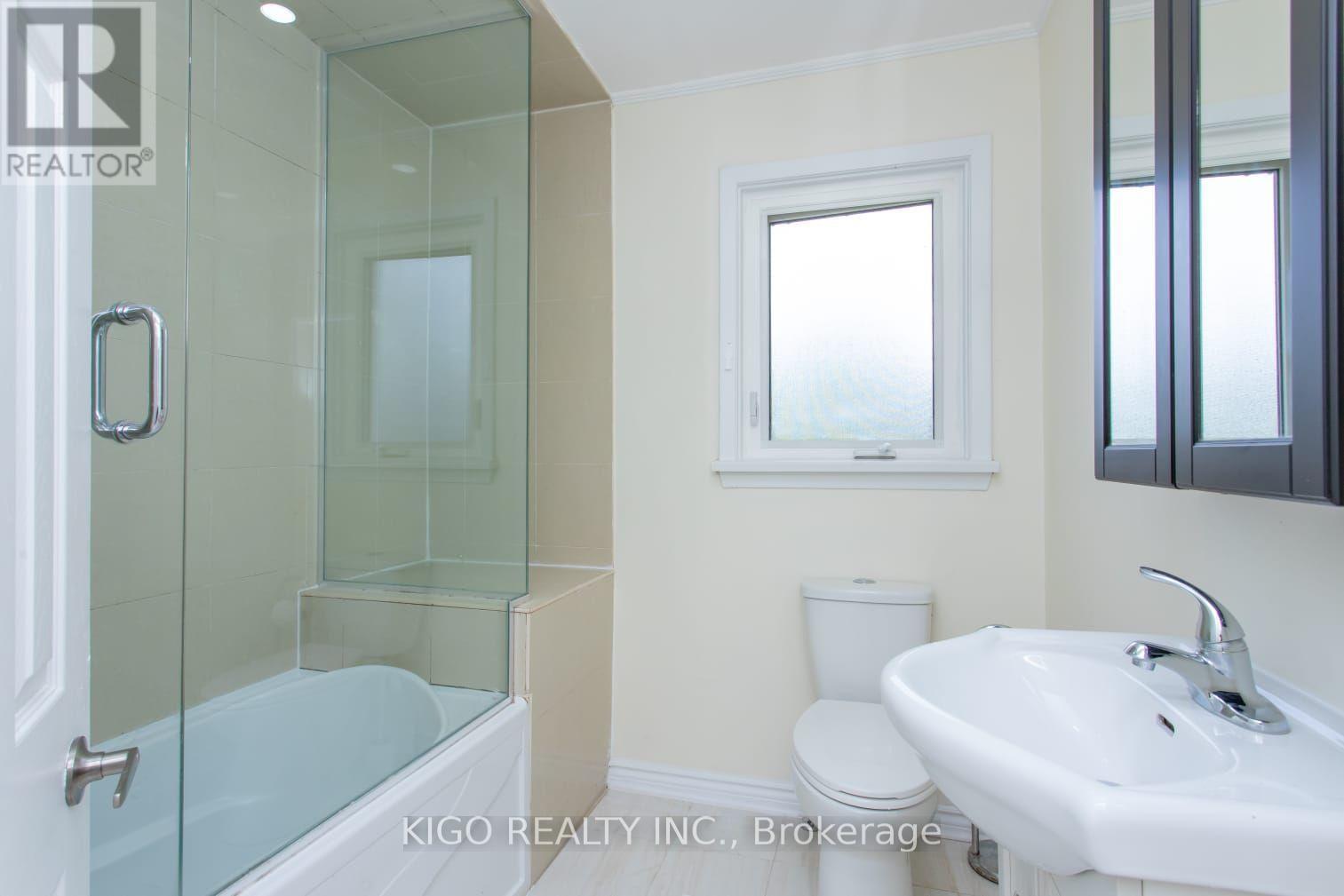 1328 Cawthra Road, Mississauga, ON
