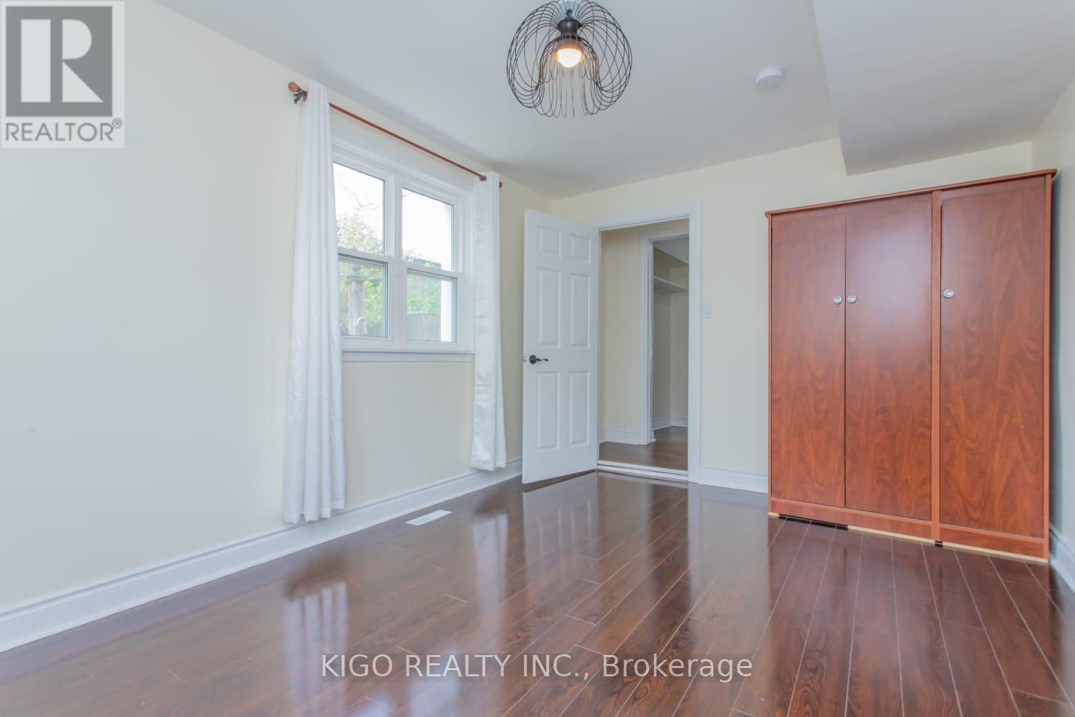 1328 Cawthra Road, Mississauga, ON