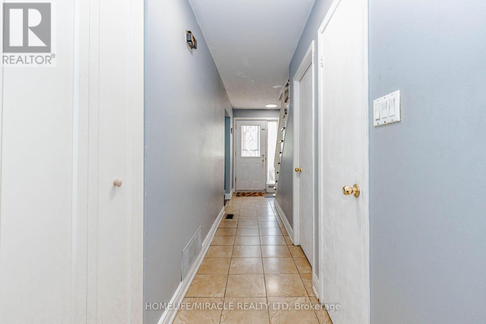 29 - 1730 Albion Road, Toronto, ON - Indoor Photo Showing Other Room