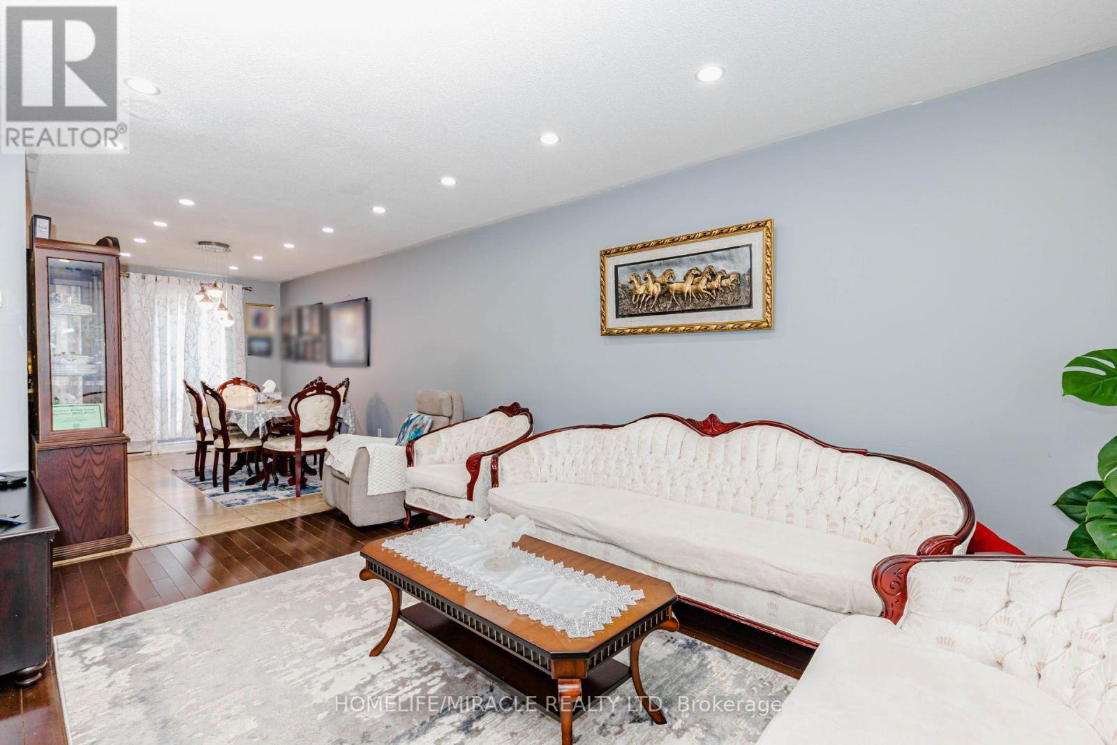 29 - 1730 Albion Road, Toronto, ON - Indoor