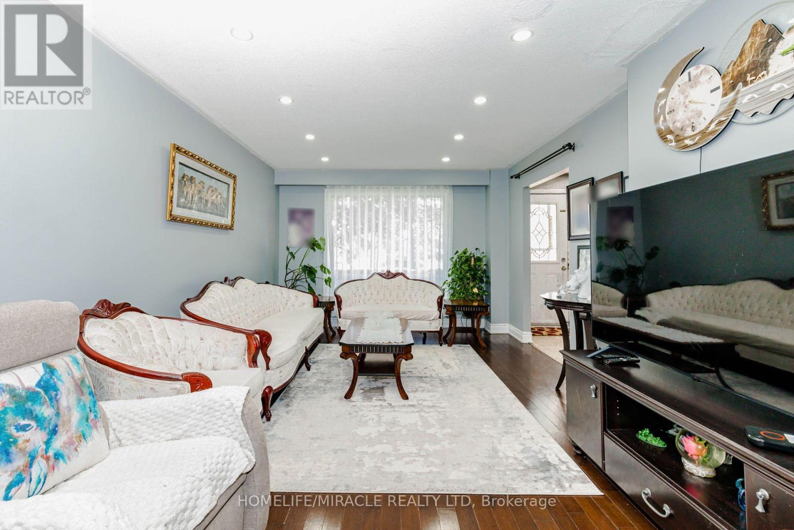 29 - 1730 Albion Road, Toronto, ON - Indoor