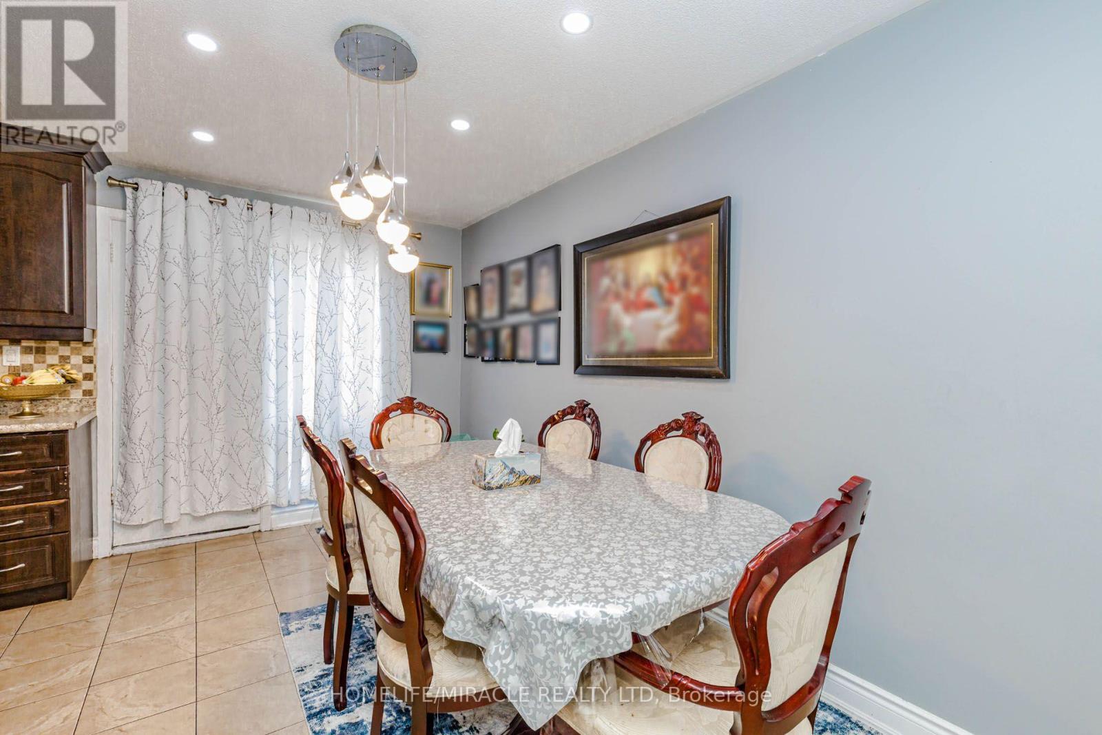 29 - 1730 Albion Road, Toronto, ON - Indoor Photo Showing Dining Room
