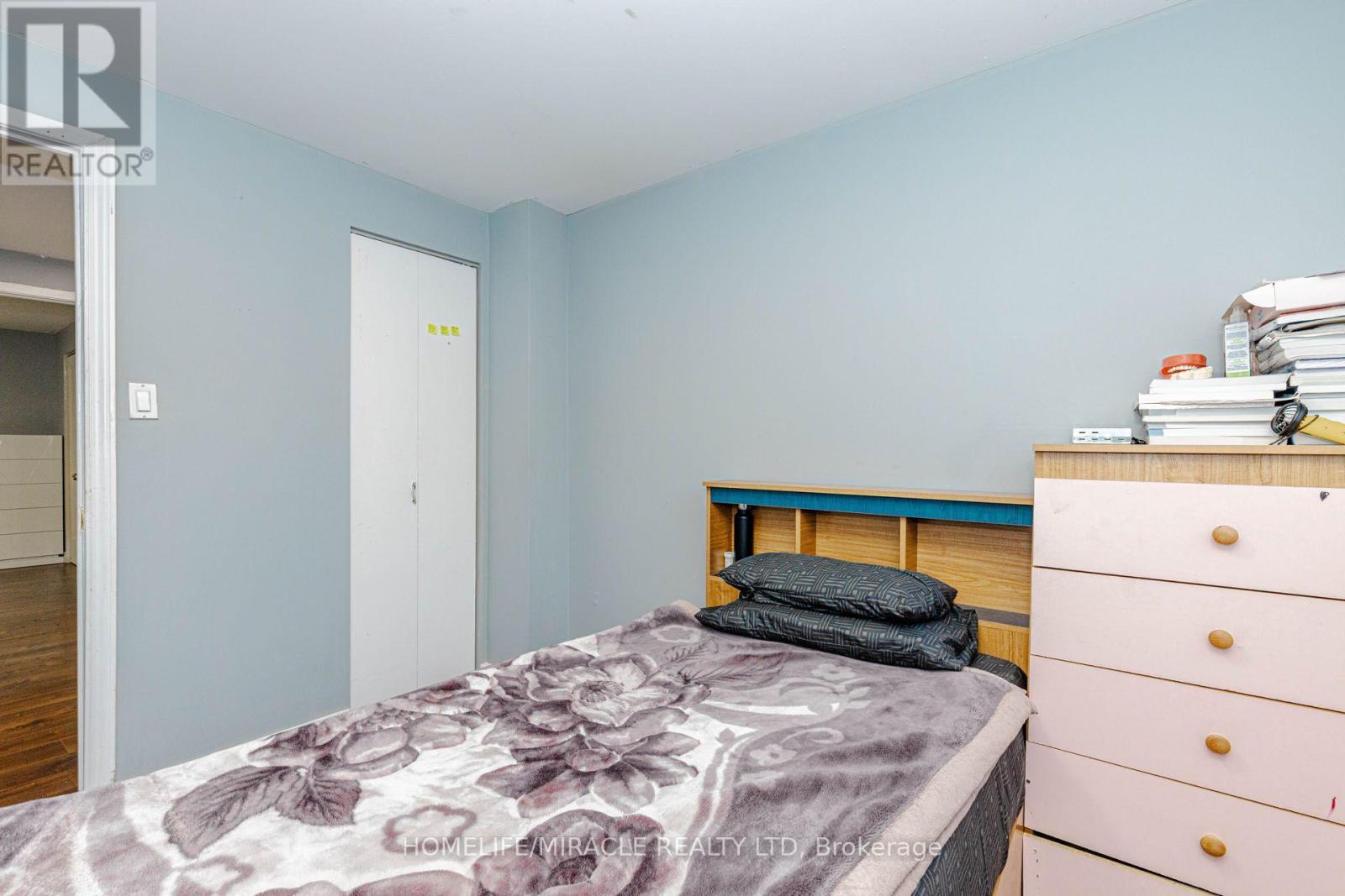 29 - 1730 Albion Road, Toronto, ON - Indoor Photo Showing Bedroom