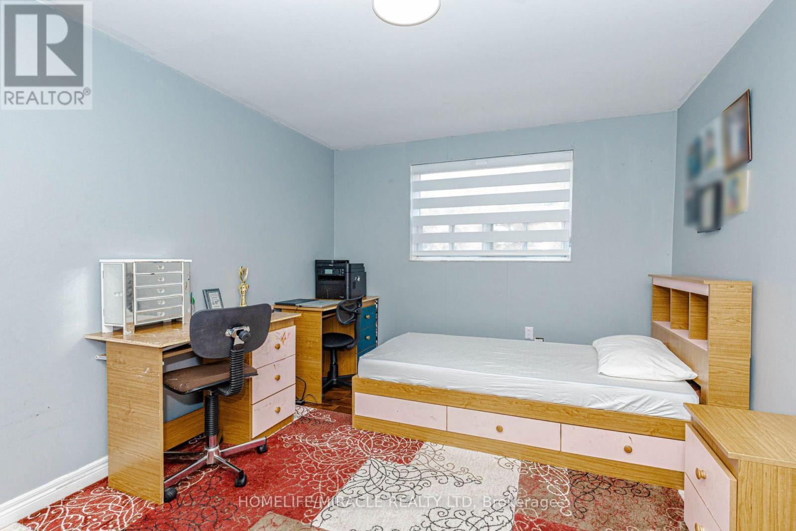 29 - 1730 Albion Road, Toronto, ON - Indoor Photo Showing Bedroom