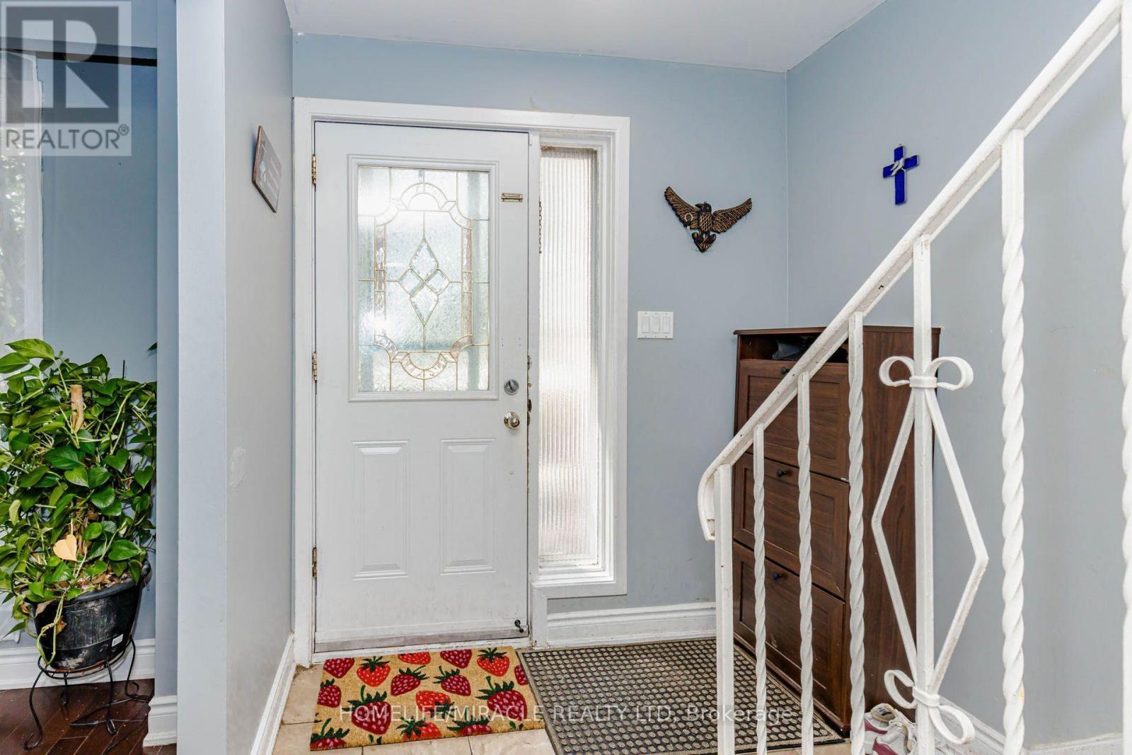 29 - 1730 Albion Road, Toronto, ON - Indoor Photo Showing Other Room