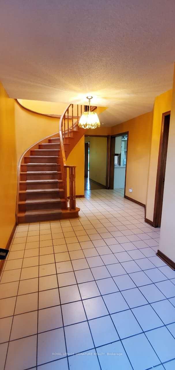 167 Surbray Grove, Mississauga, ON - Indoor Photo Showing Other Room