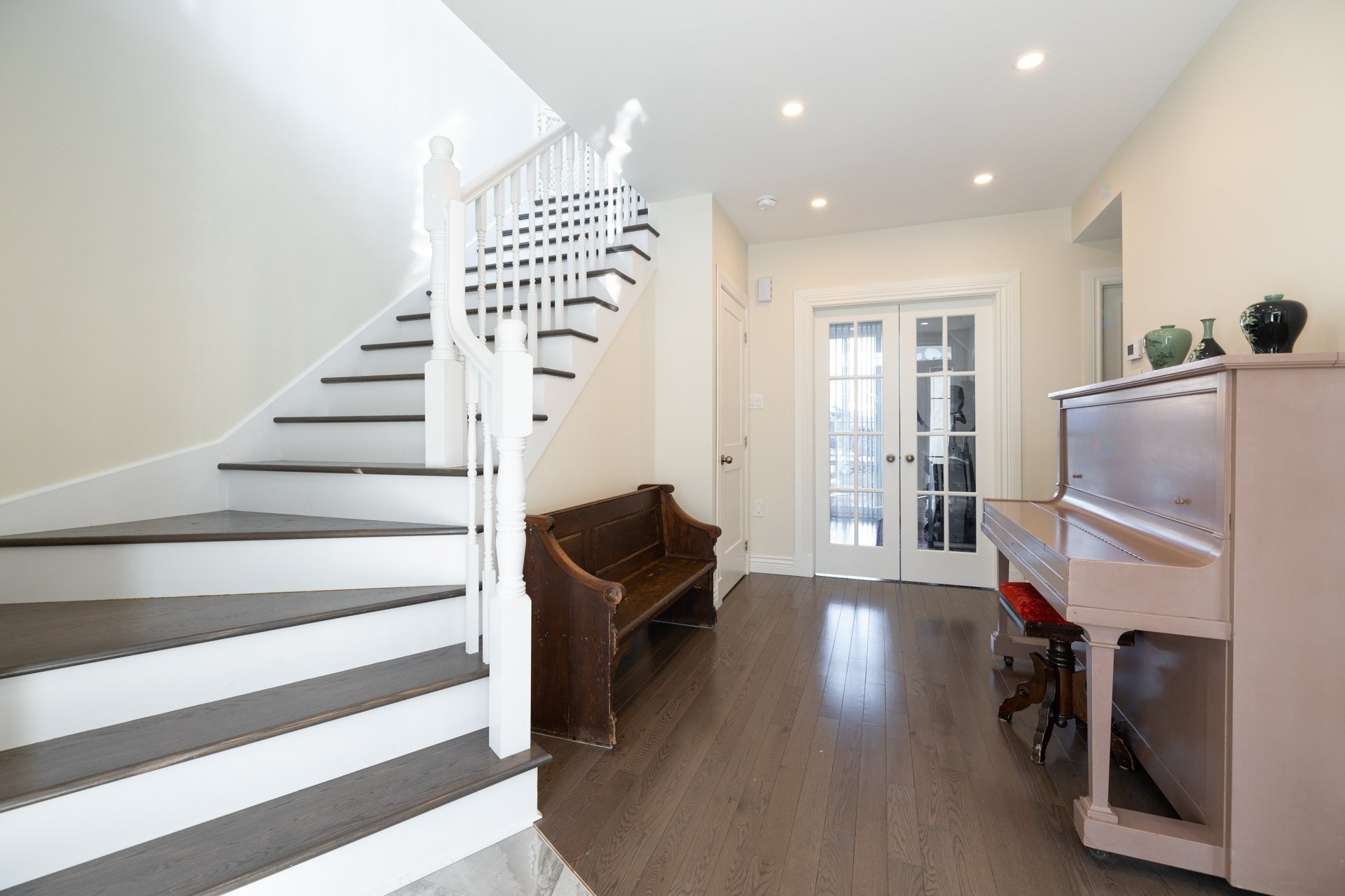 Mud Room - 5 Av. St-Jean-Baptiste, Pointe-Claire, QC - Indoor Photo Showing Other Room