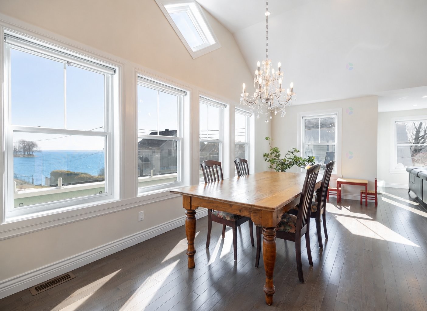 Dining Room - 5 Av. St-Jean-Baptiste, Pointe-Claire, QC - Indoor Photo Showing Dining Room