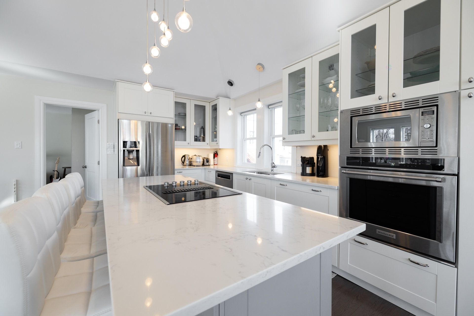Kitchen - 5 Av. St-Jean-Baptiste, Pointe-Claire, QC - Indoor Photo Showing Kitchen With Upgraded Kitchen