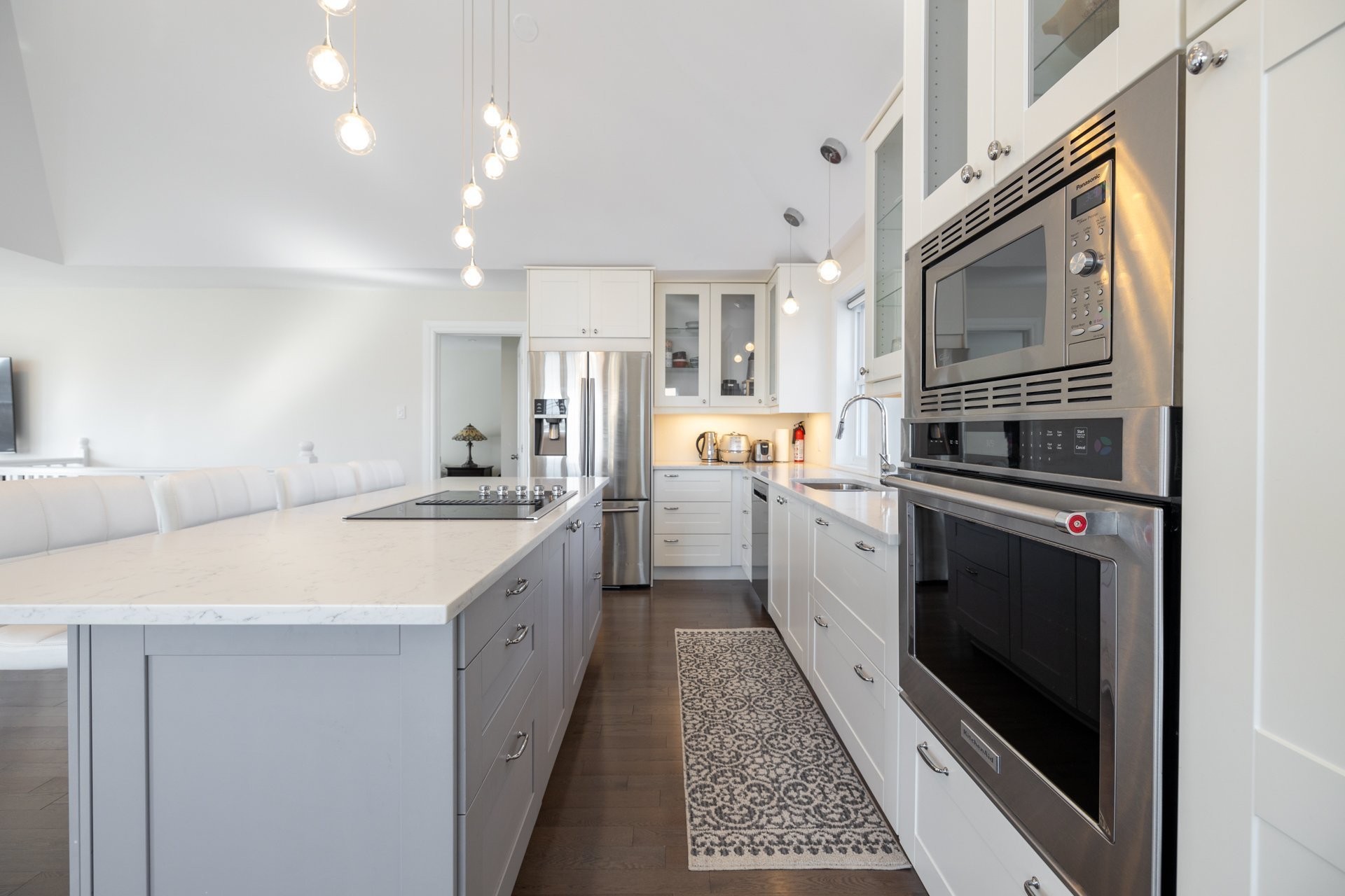 Kitchen - 5 Av. St-Jean-Baptiste, Pointe-Claire, QC - Indoor Photo Showing Kitchen With Upgraded Kitchen
