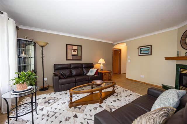 27-1 Waterfront Rd, Winnipeg, MB