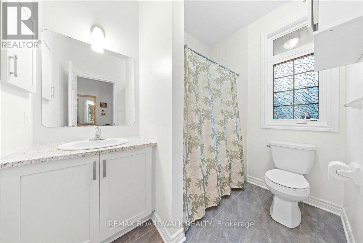 Main Floor Bathroom - 116 Passageway Private, Ottawa, ON
