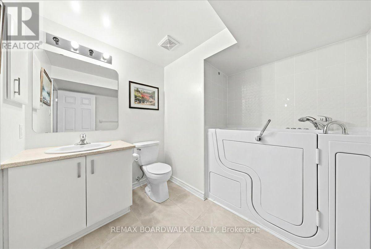 BSM Bathroom/Walk in Jet Tub - 116 Passageway Private, Ottawa, ON