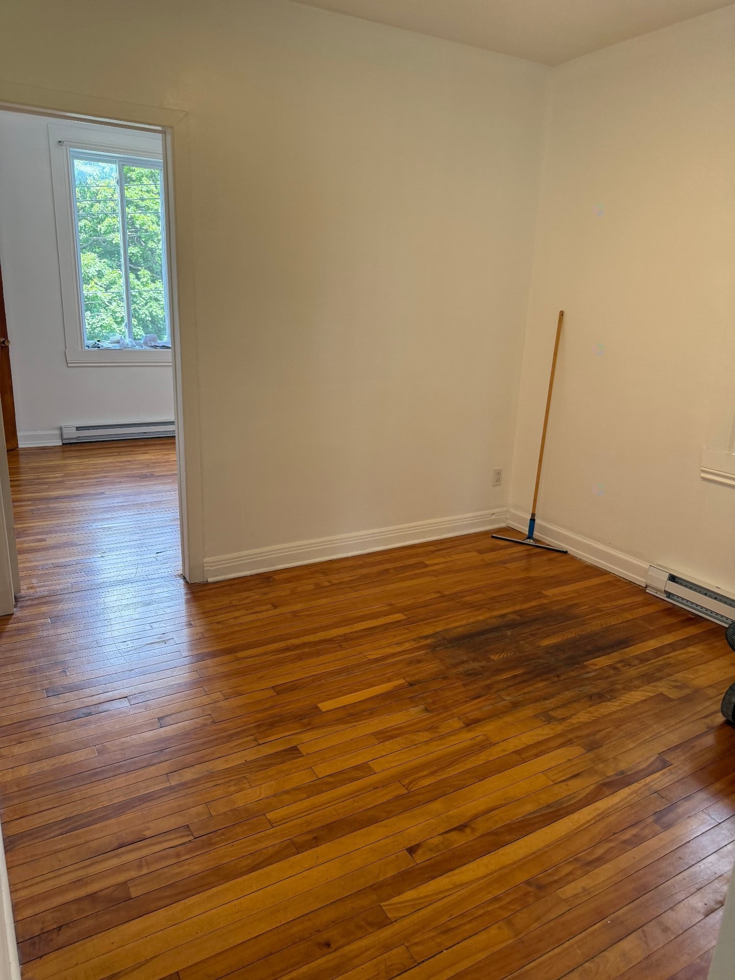 Cour - 130 Rue Brosseau, Montréal (Lasalle), QC - Indoor Photo Showing Other Room