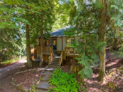 3729 Capstan Lane Pender Island, BC V0N 2M2