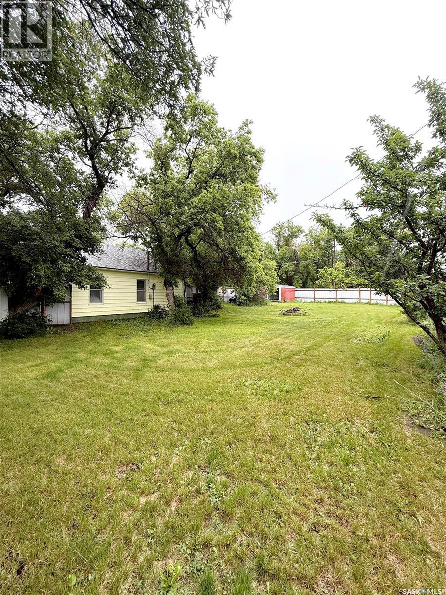 172 4Th Street E, Shaunavon, SK