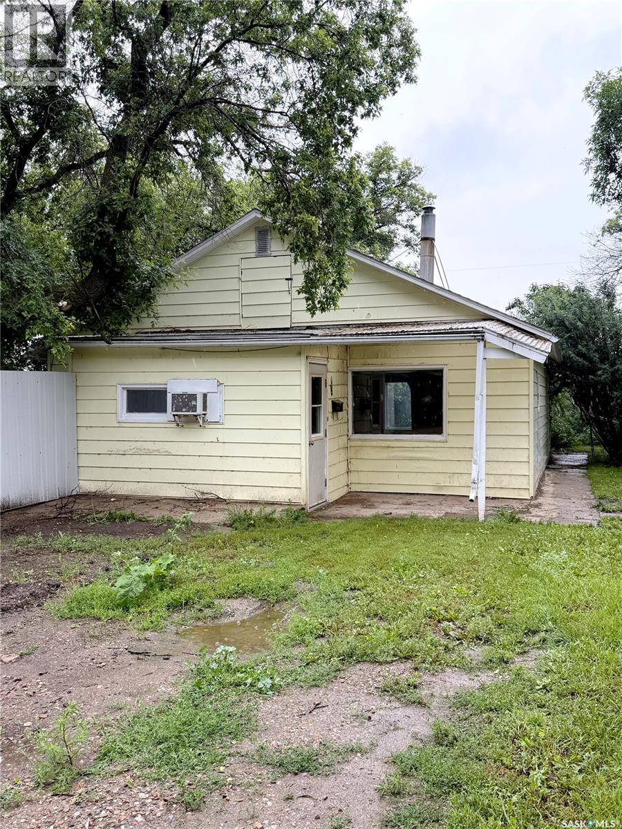 172 4Th Street E, Shaunavon, SK