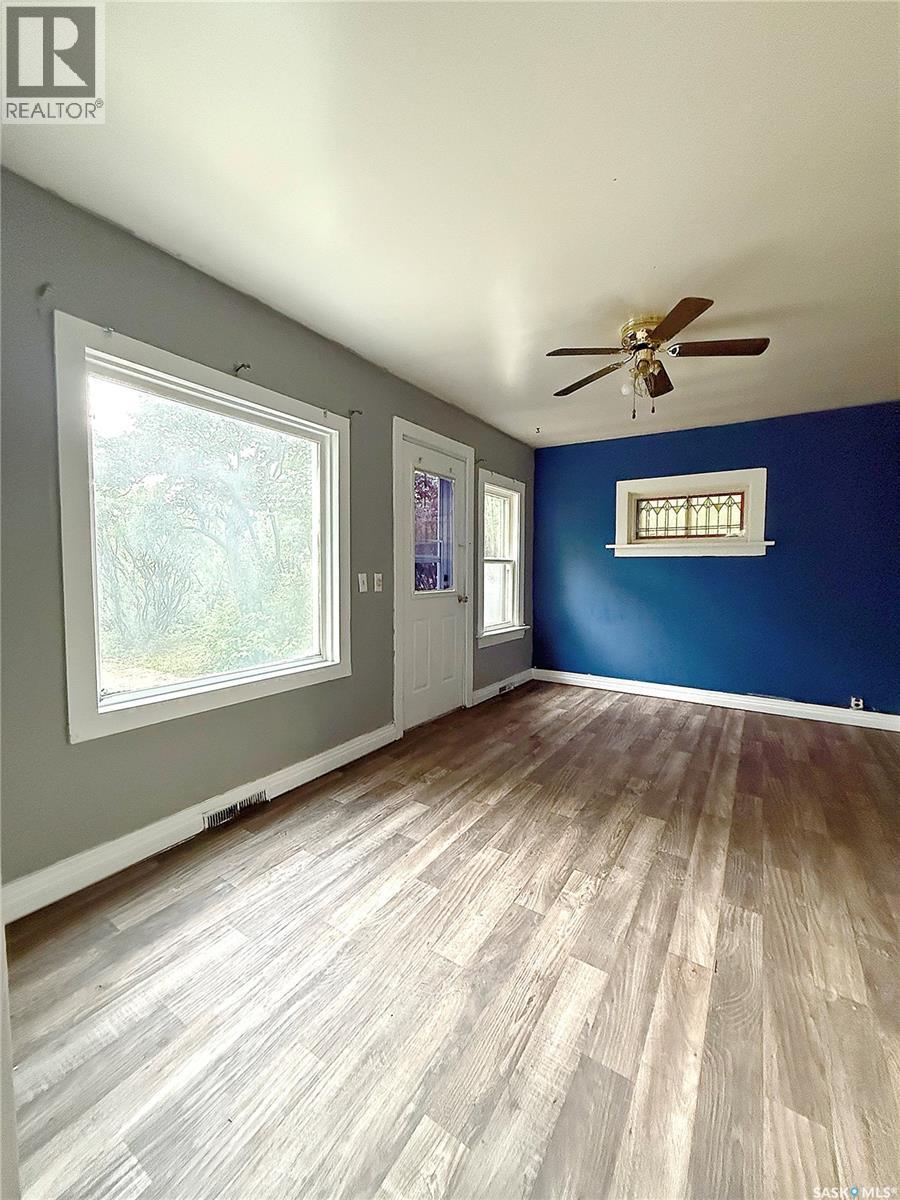 172 4Th Street E, Shaunavon, SK