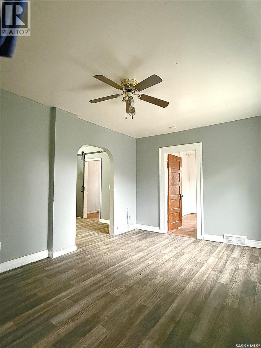 172 4Th Street E, Shaunavon, SK