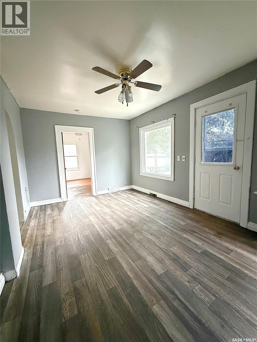 172 4Th Street E, Shaunavon, SK
