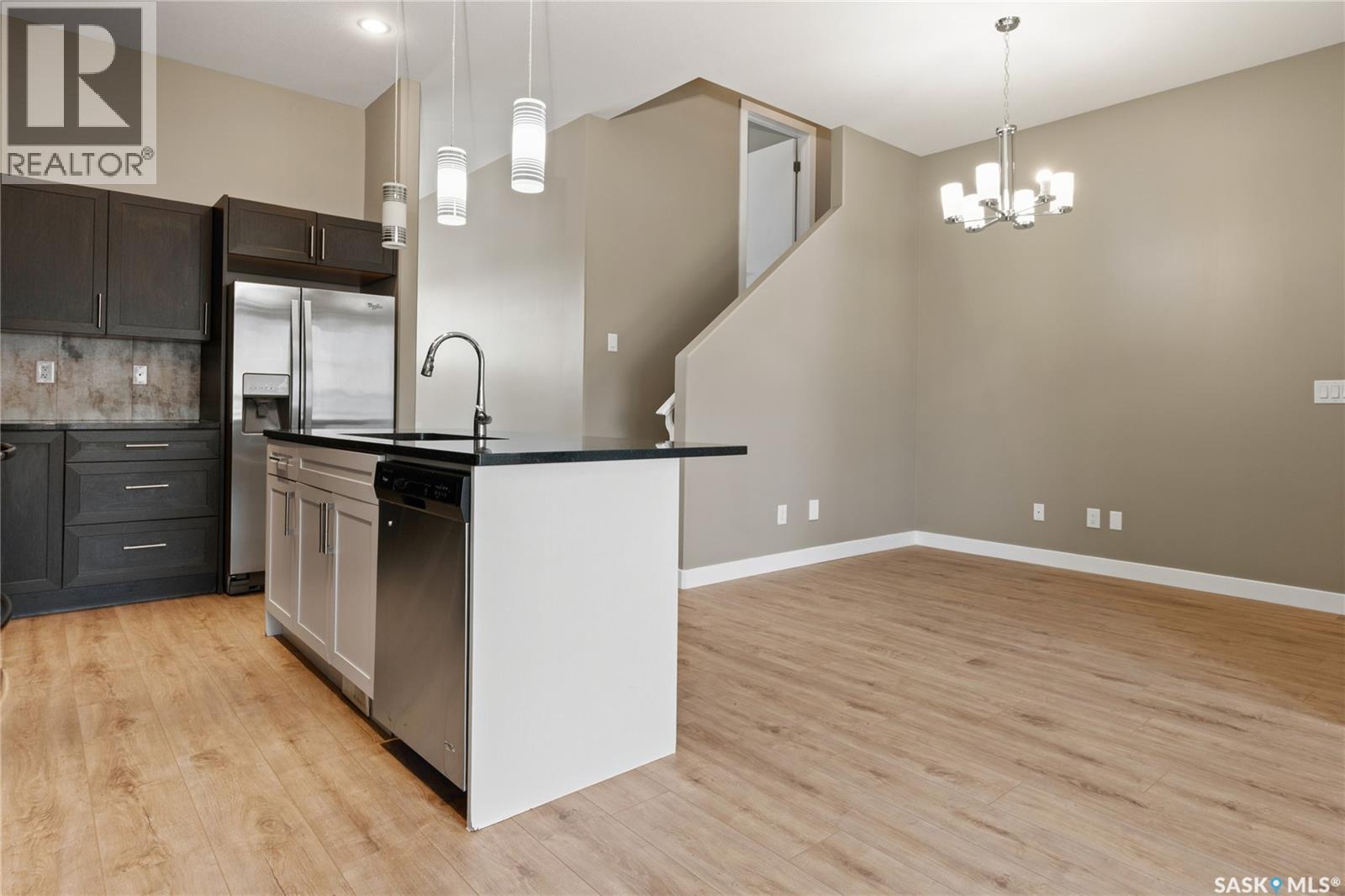 622 Glacial Shores Way, Saskatoon, SK - Indoor Photo Showing Kitchen With Upgraded Kitchen