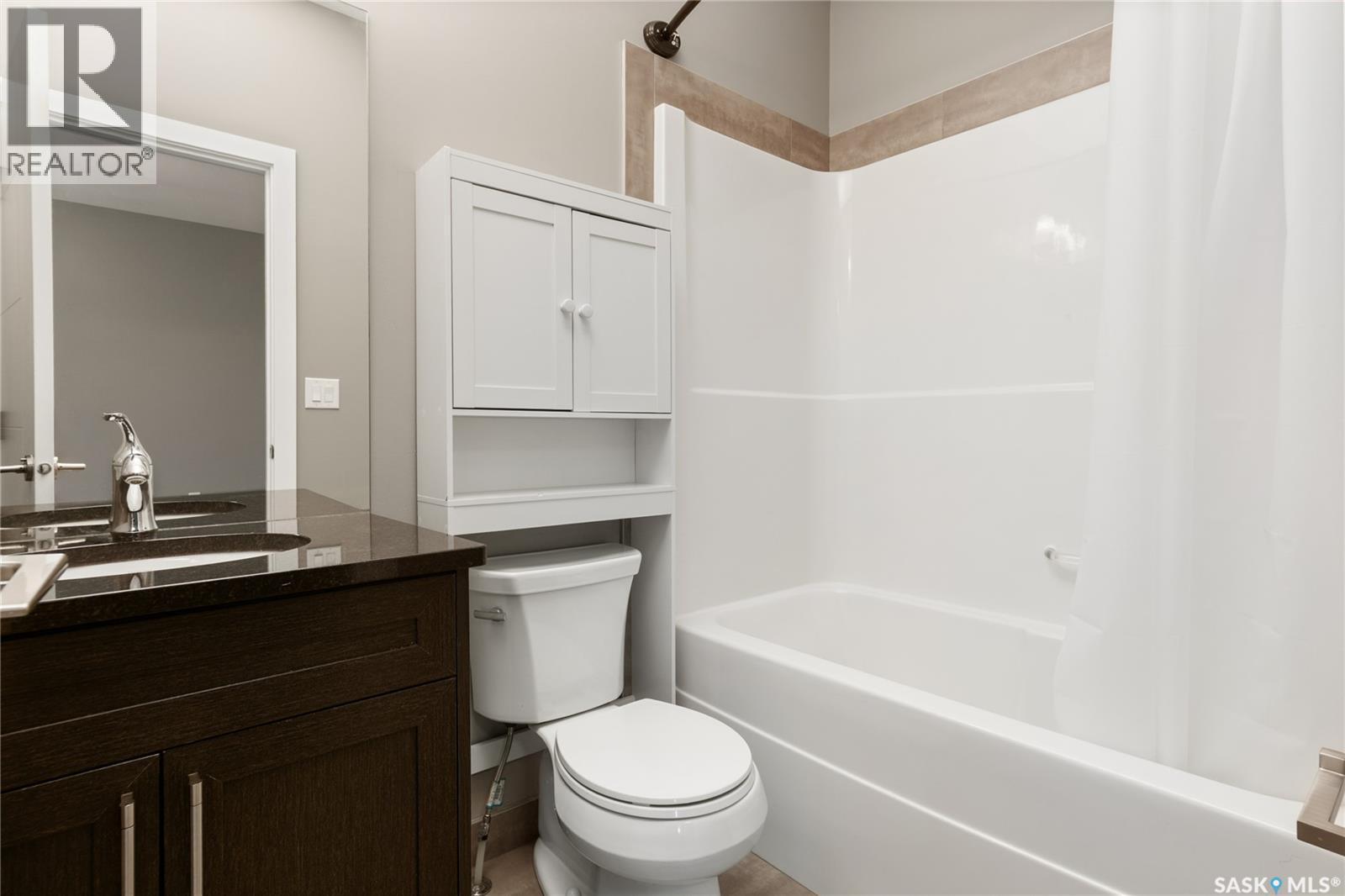622 Glacial Shores Way, Saskatoon, SK - Indoor Photo Showing Bathroom