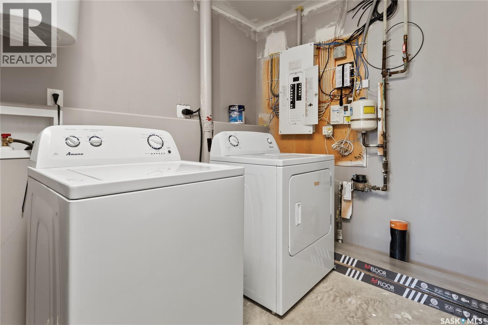 622 Glacial Shores Way, Saskatoon, SK - Indoor Photo Showing Laundry Room