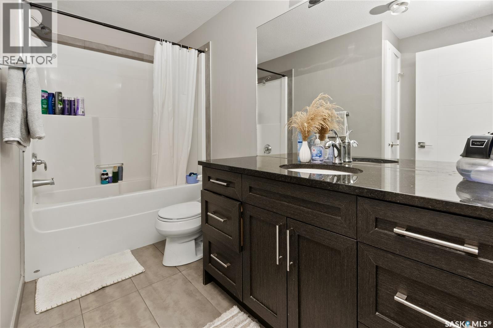 622 Glacial Shores Way, Saskatoon, SK - Indoor Photo Showing Bathroom