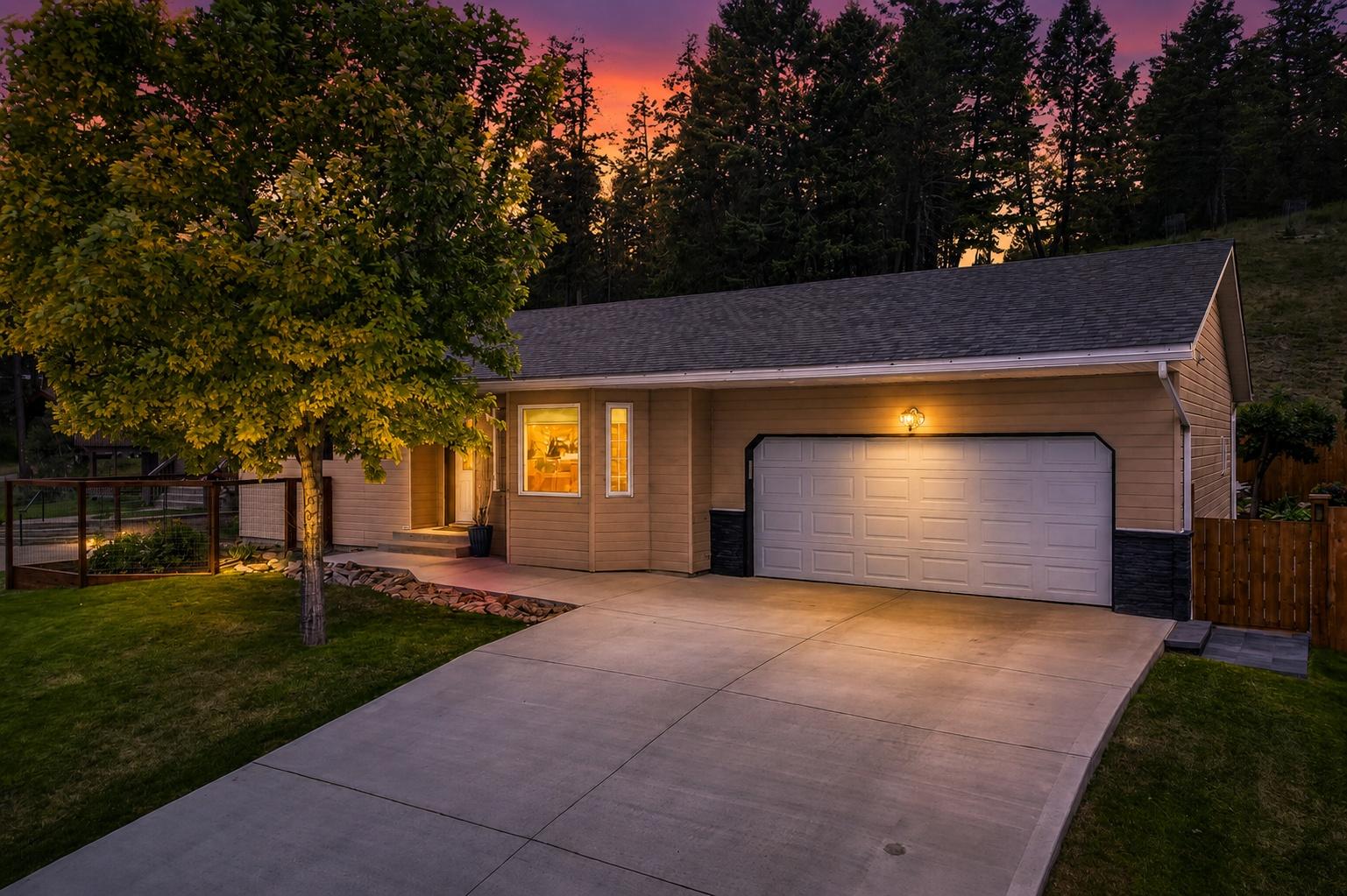 1810 15Th Avenue, Invermere, BC