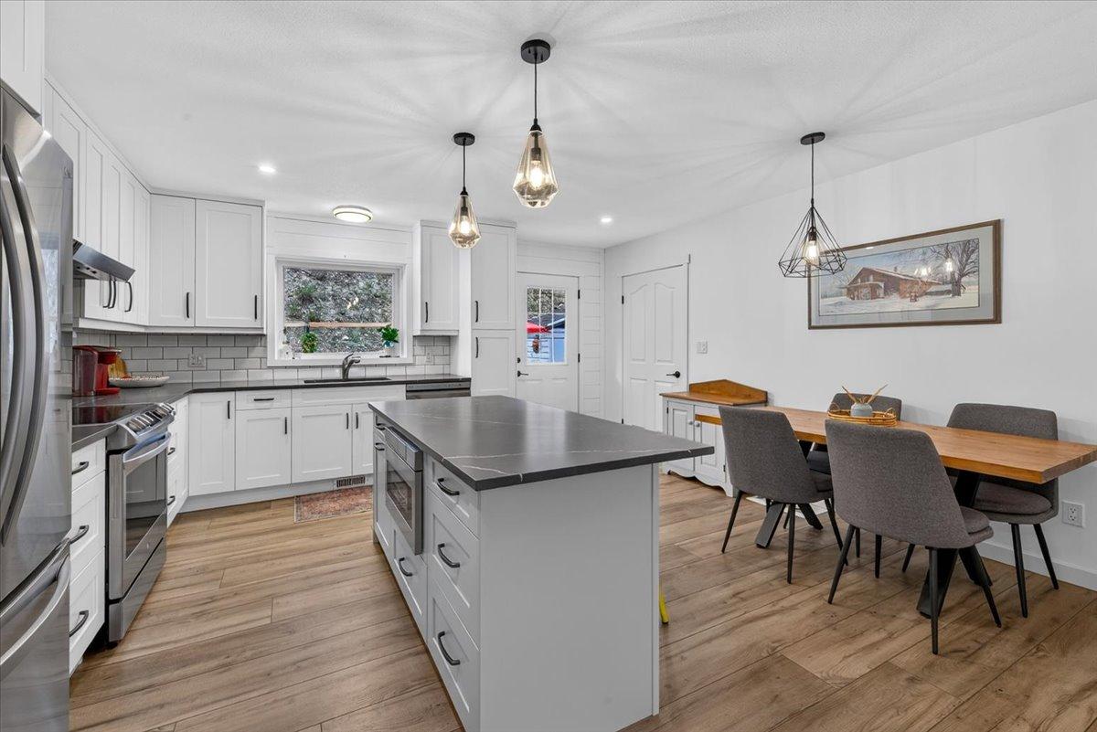 1810 15Th Avenue, Invermere, BC