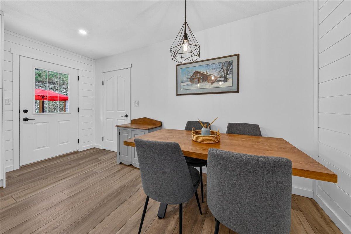 1810 15Th Avenue, Invermere, BC