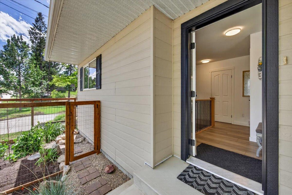 1810 15Th Avenue, Invermere, BC