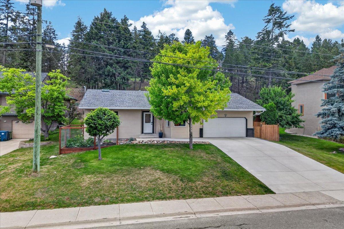 1810 15Th Avenue, Invermere, BC