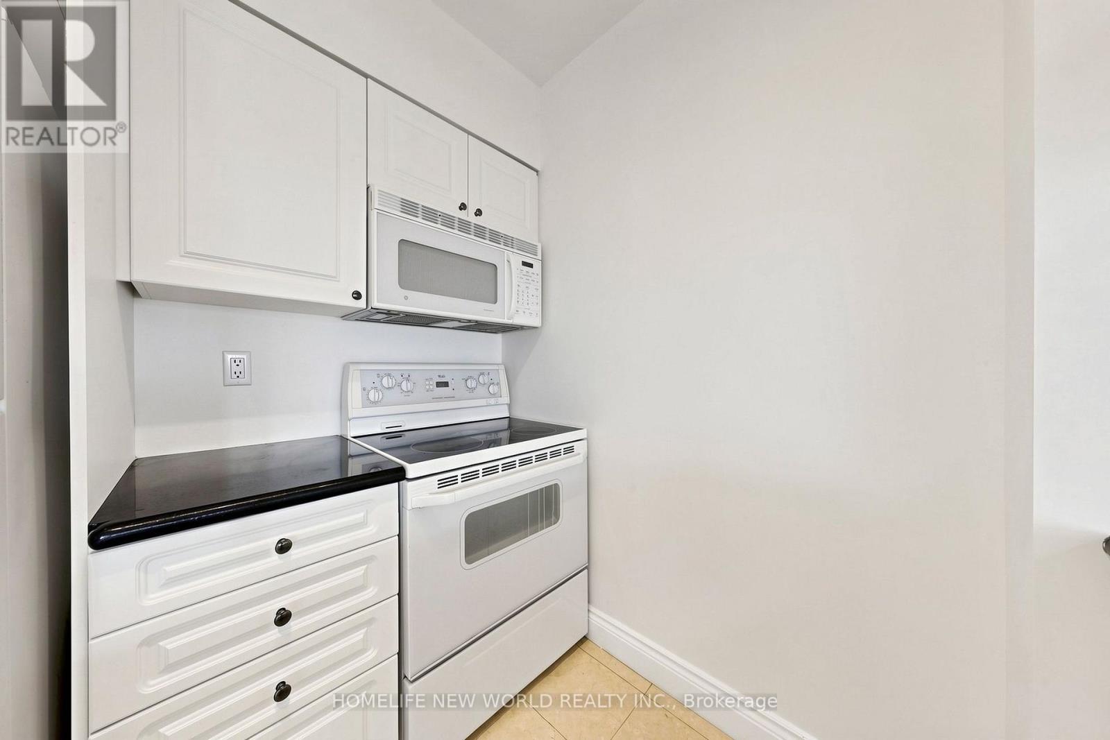 #708 - 887 Bay Street, Toronto, ON