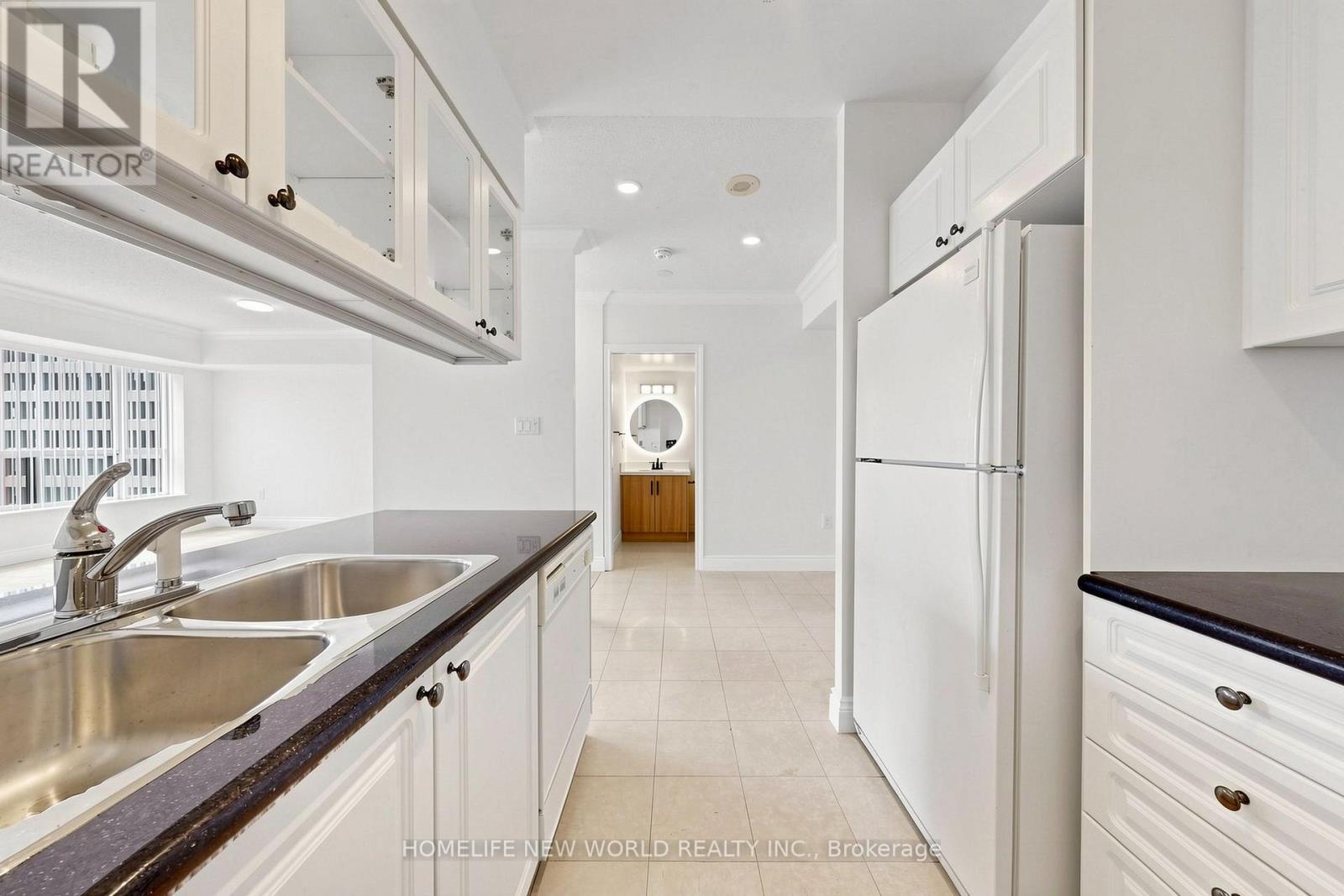 #708 - 887 Bay Street, Toronto, ON