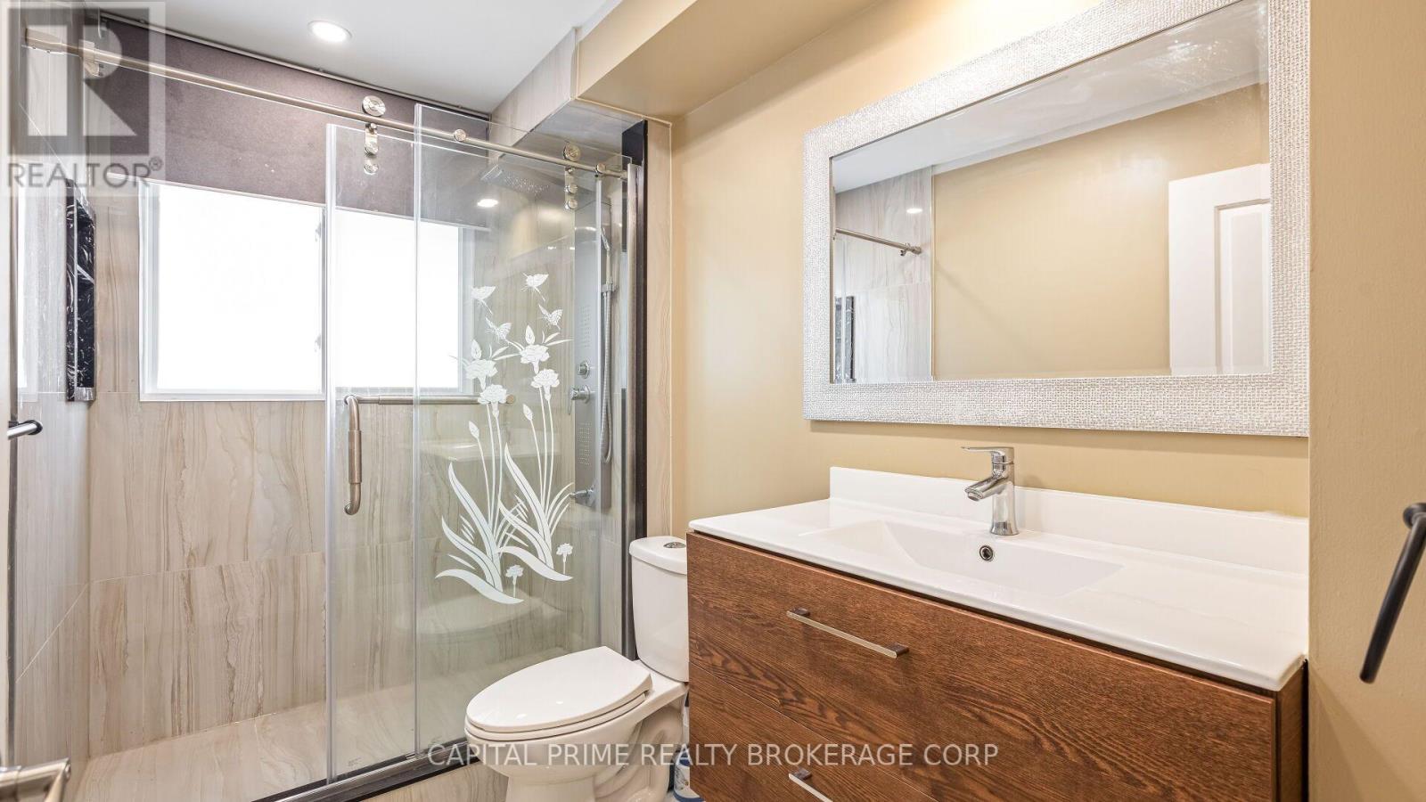 36 - 250 Bridletowne Circle, Toronto, ON - Indoor Photo Showing Bathroom