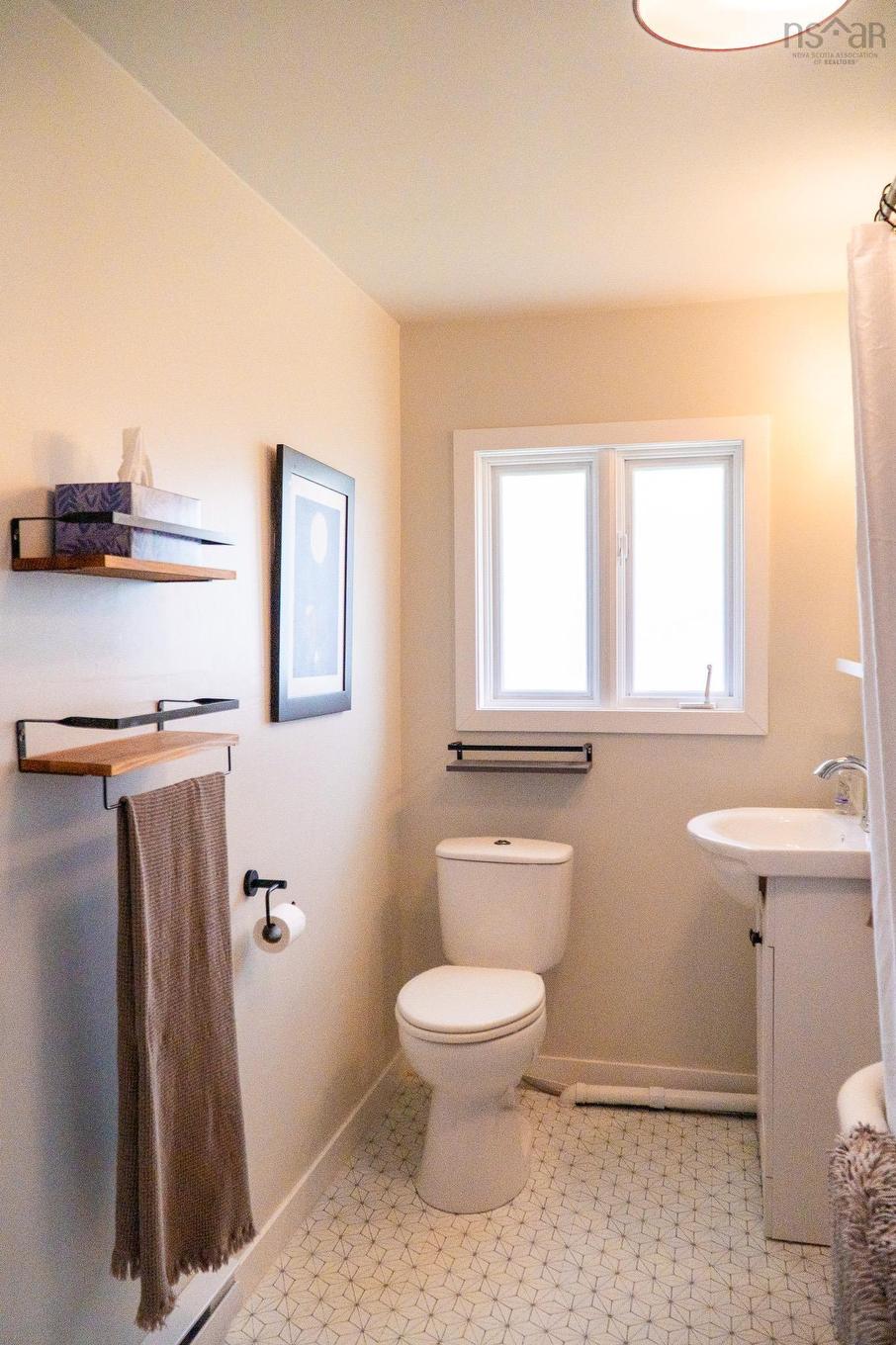 4236 Highway 14, Windsor Forks, NS - Indoor Photo Showing Bathroom