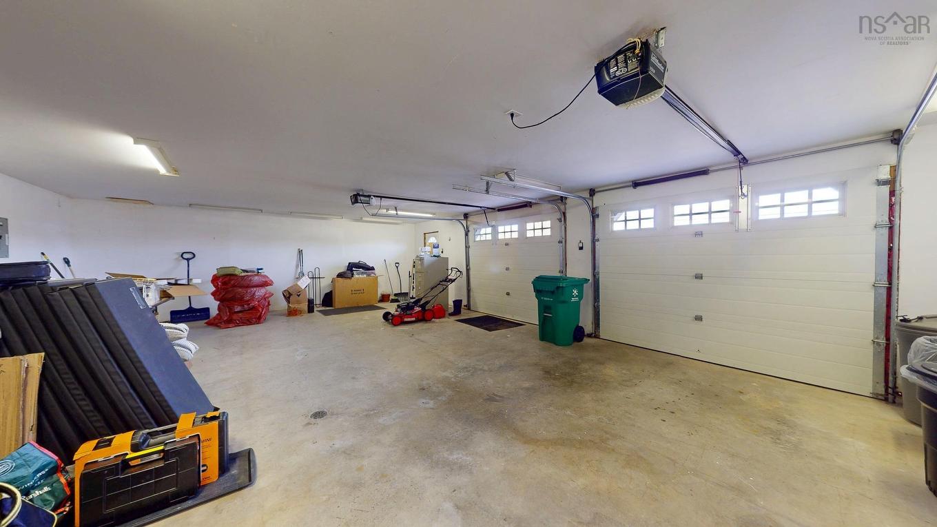 4236 Highway 14, Windsor Forks, NS - Indoor Photo Showing Garage
