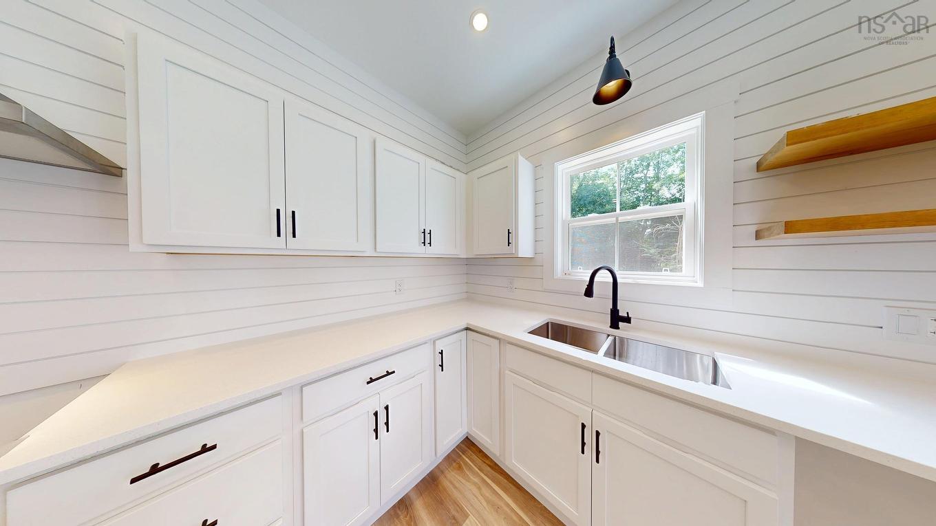 496 Highland Avenue, Windsor, NS - Indoor Photo Showing Kitchen