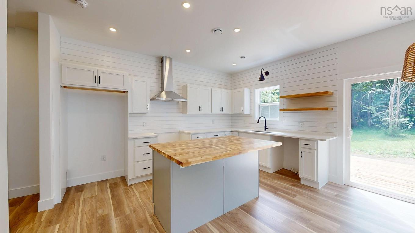 496 Highland Avenue, Windsor, NS - Indoor Photo Showing Kitchen