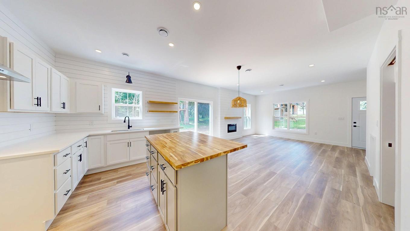 496 Highland Avenue, Windsor, NS - Indoor Photo Showing Kitchen