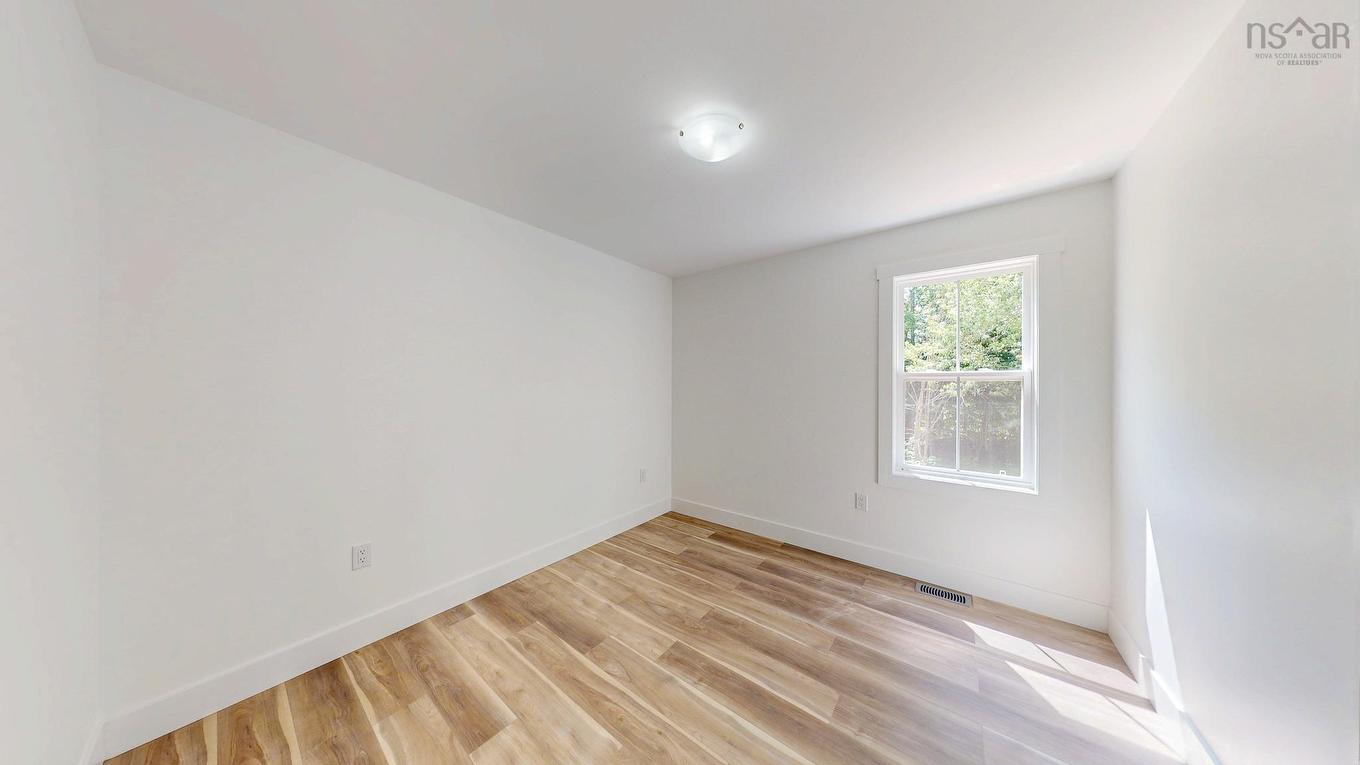 496 Highland Avenue, Windsor, NS - Indoor Photo Showing Other Room