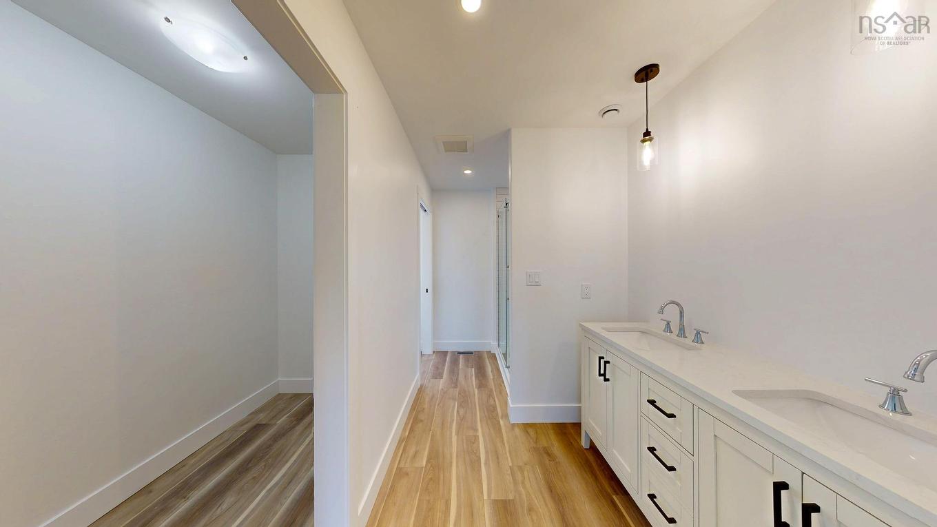 496 Highland Avenue, Windsor, NS - Indoor Photo Showing Other Room