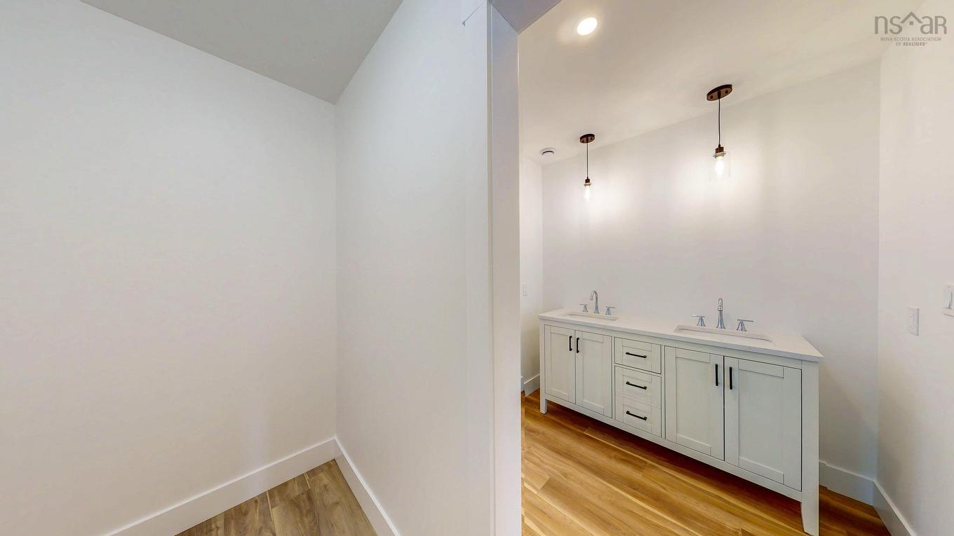 496 Highland Avenue, Windsor, NS - Indoor Photo Showing Other Room