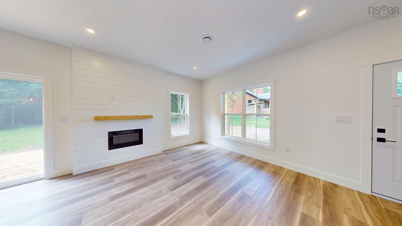 496 Highland Avenue, Windsor, NS - Indoor With Fireplace