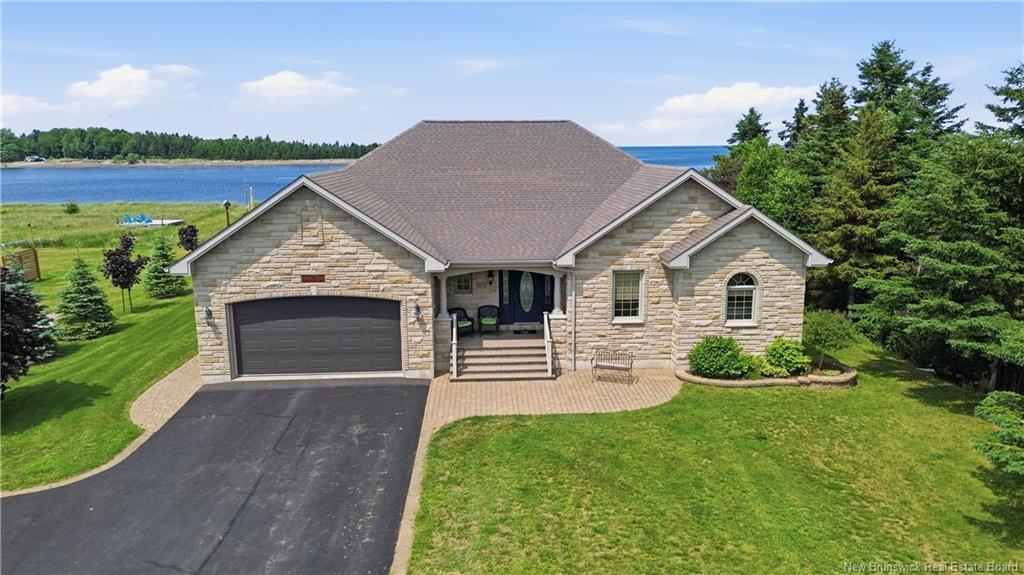 51 Bayshore Dr, Bathurst, NB