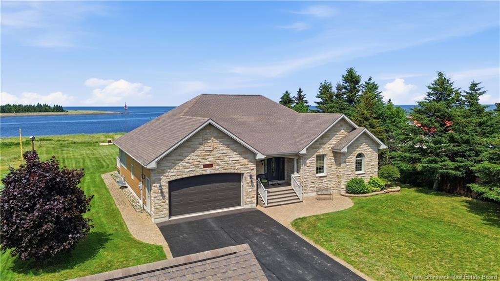 51 Bayshore Dr, Bathurst, NB