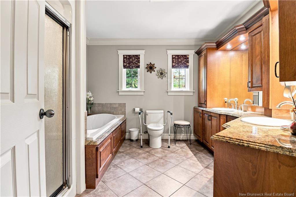 51 Bayshore Dr, Bathurst, NB