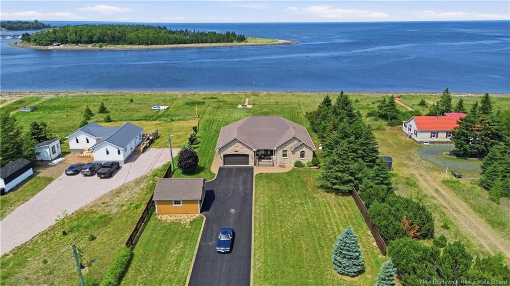 51 Bayshore Dr, Bathurst, NB